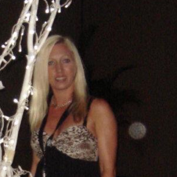 Meet your Posher, Angie - Picture 1 of 1